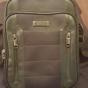 Kenneth Cole Reaction Messenger Bag